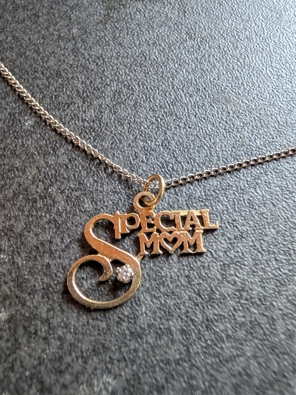 14kyg Plumb "Special Mom" Diamond Pendant 19" 14k Chain